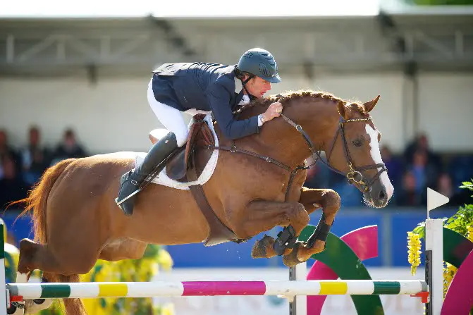 Bart Bles rijdt concurrenten naar huis in 1.45m featured image