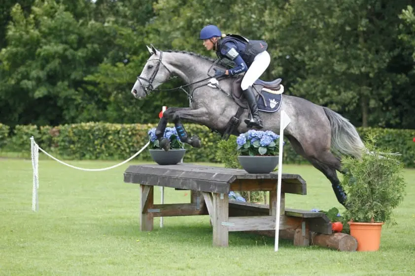 Sanne de Jong: ‘Ik zit op het paard, maar we doen alles samen’ featured image