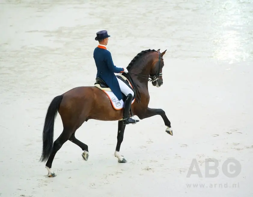 Gal duikelt uit top drie, Minderhoud stijgt een plek featured image
