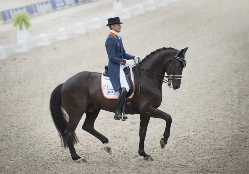 Gal en gespannen Glock’s Undercover N.O.P. maken rentree featured image