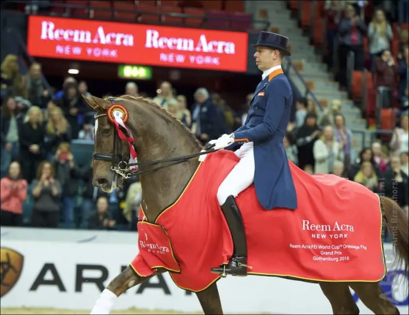 Elke pas raak: Minderhoud wint wereldbeker featured image