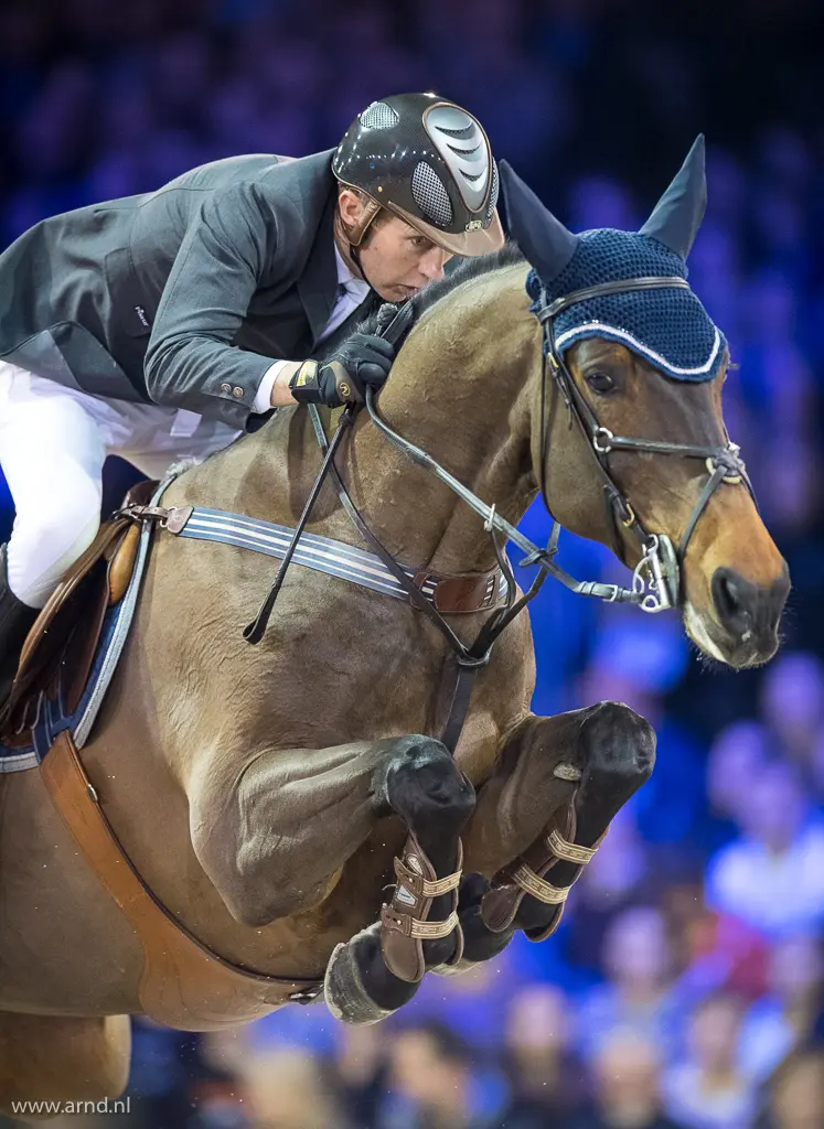 Dermott Lennon wint 1.40m en Derby kwalificatie in Hamburg featured image