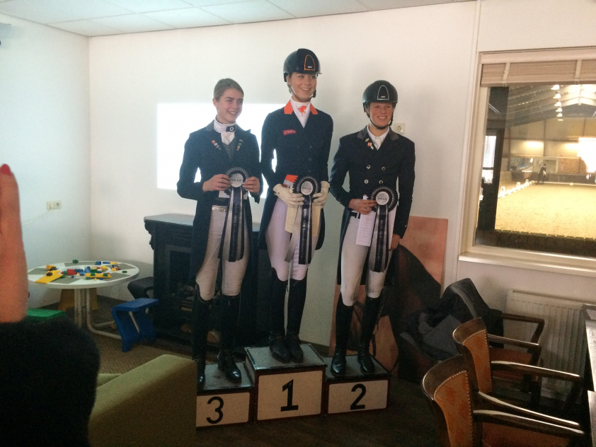 Daphne van Peperstraten opnieuw sterk in KNHS-MDH Kostendrukkers Cup featured image
