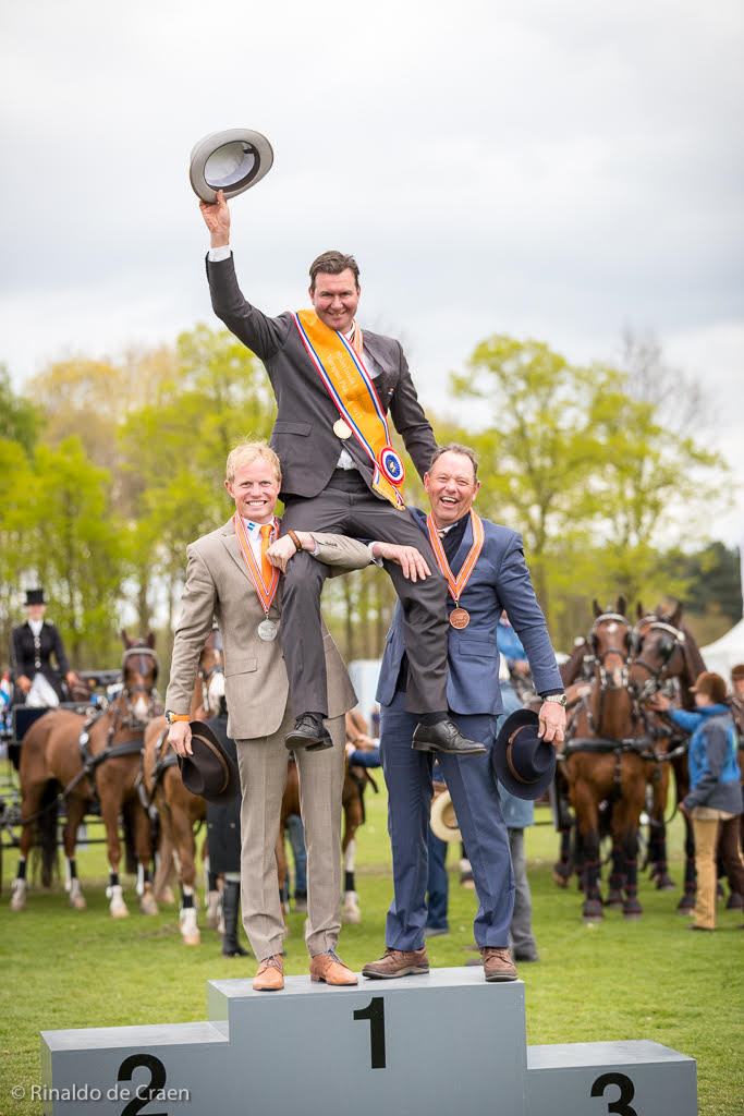 Nederlands vierspanteam aan de leiding featured image