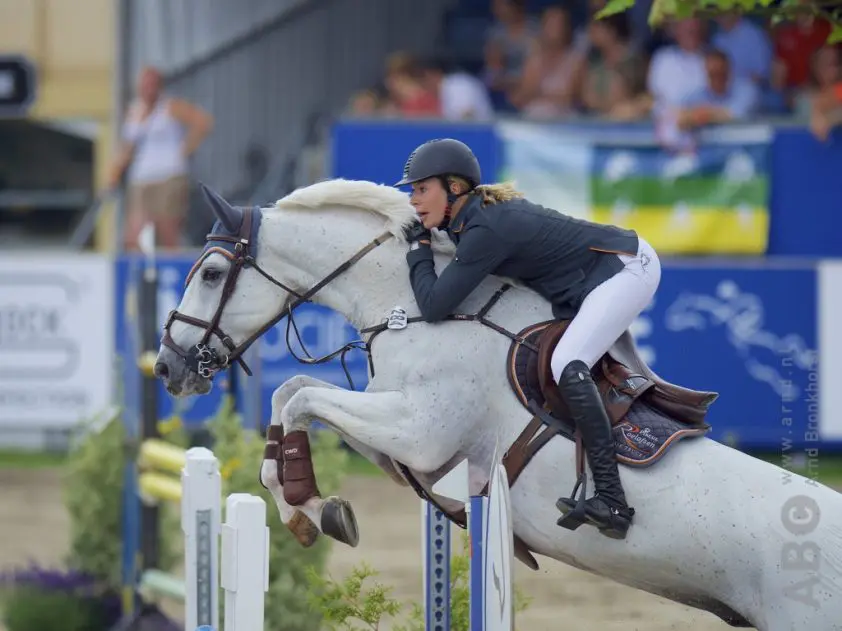 Afstuderende Fabiënne Roelofsen naar overwinning featured image