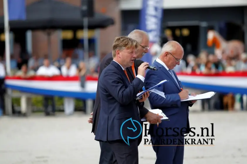 Bart Henstra stopt na veertien jaar als freelance regio-inspecteur van het KWPN featured image