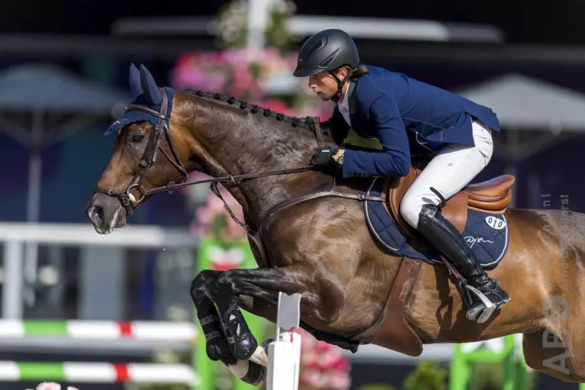 Martin Fuchs nipt naar de winst in 1.55m kwalificatie Wellington featured image