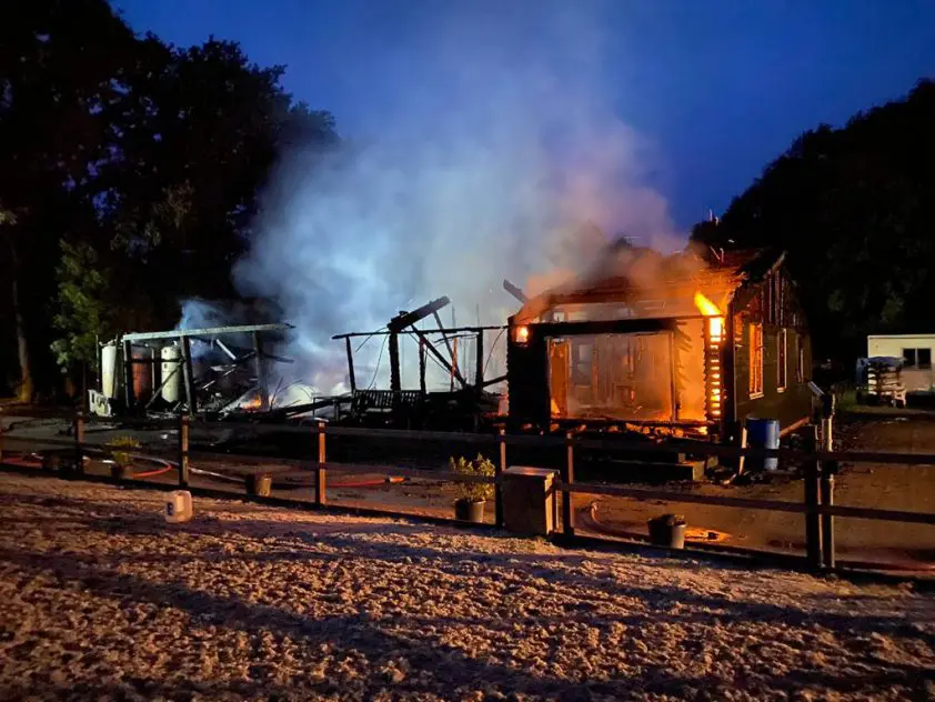 Clubgebouw Hamelandse Ruiters volledig afgebrand featured image
