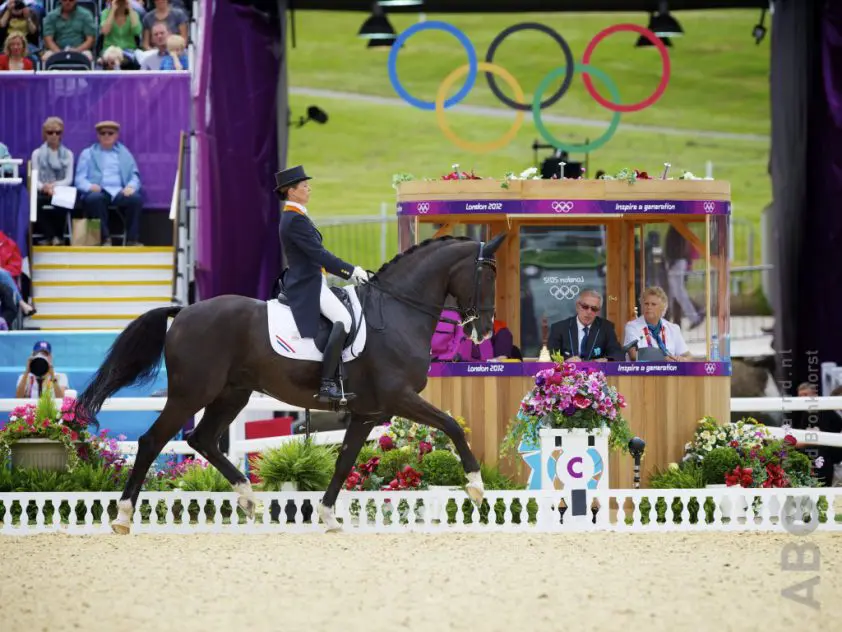 Video: Anky van Grunsven haalt wedstrijdoutfit uit het stof featured image