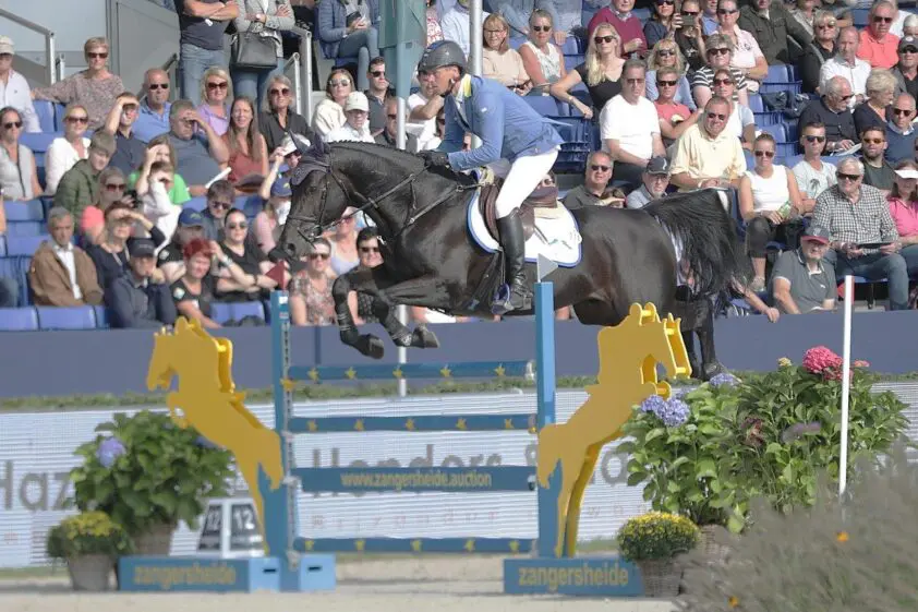 Ahlmann verslaat Breen met 0,01 seconde in eerste 5* proef Hamburg featured image