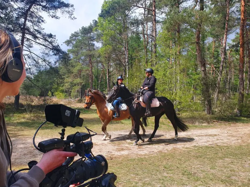 Feline de Jonge als presentatrice bij nieuwe hippische streamingdienst Hoofon￼ featured image