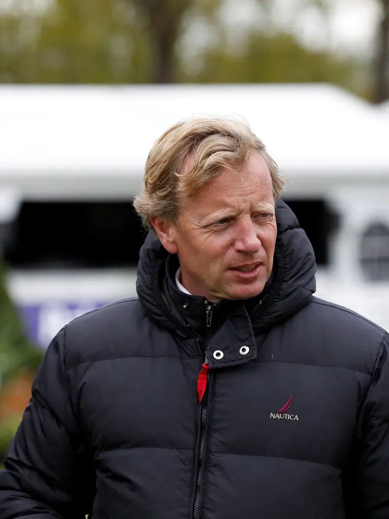 Priemis, Van der Mei, Beukers en Bril beoordelen jonge springpaardencompetitie featured image