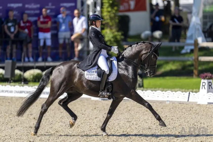 Carina Cassøe Krüth na controversiële video beboet met 670 euro, geen sprake van schorsing featured image
