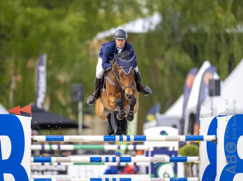 Pim Mulder op een haar na tweede in 1.50m Eindhoven featured image