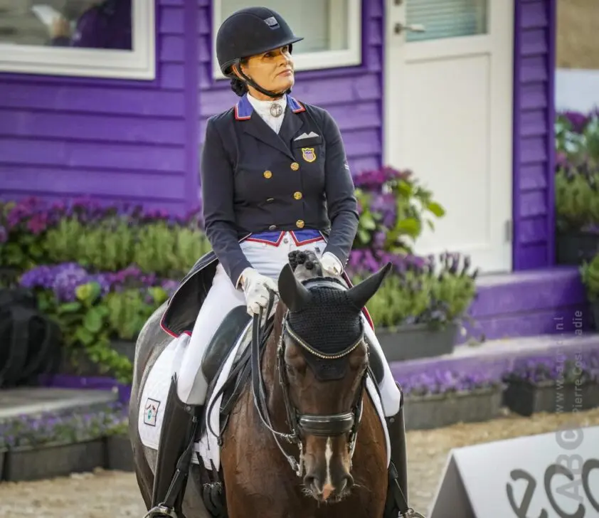 Ashley Holzer last minute toegevoegd aan Amerikaanse shortlist voor Parijs featured image