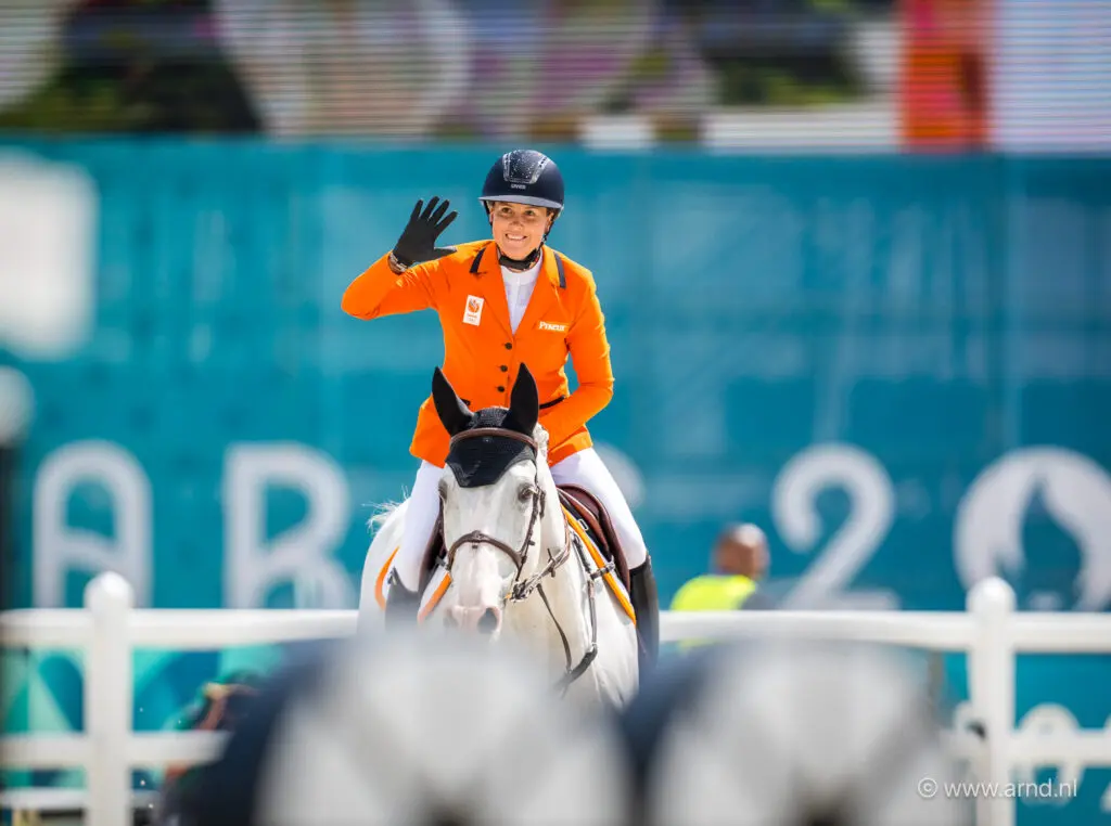 Podcast Horses In Parijs: Springteam vierde – met Mathijs van Asten featured image