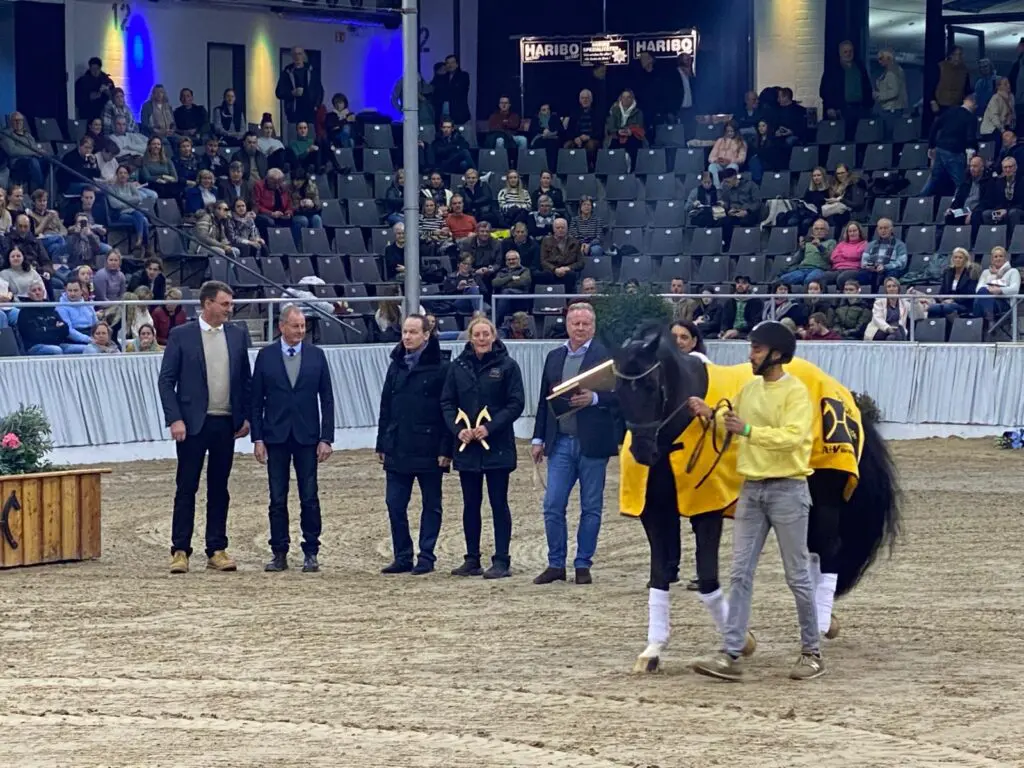 Glock’s Toto jr. in Verden om de Grande Preis in ontvangst te nemen featured image