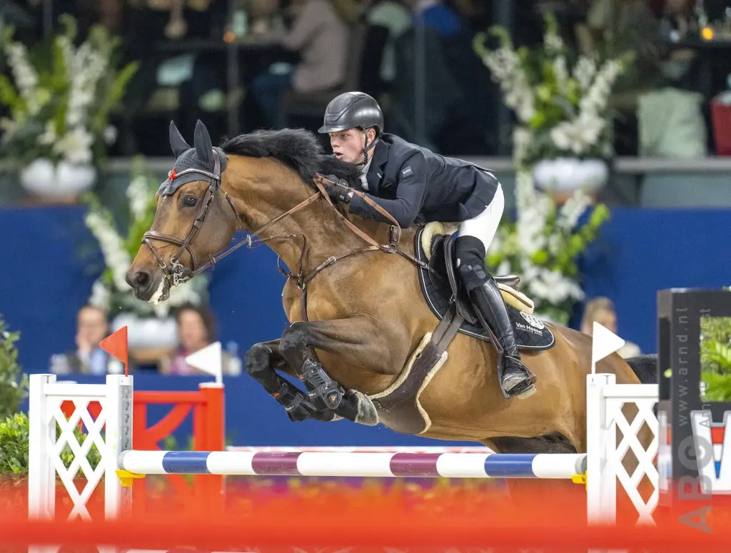 Logan Fiechter bovenaan in 1,45 Rotterdam featured image