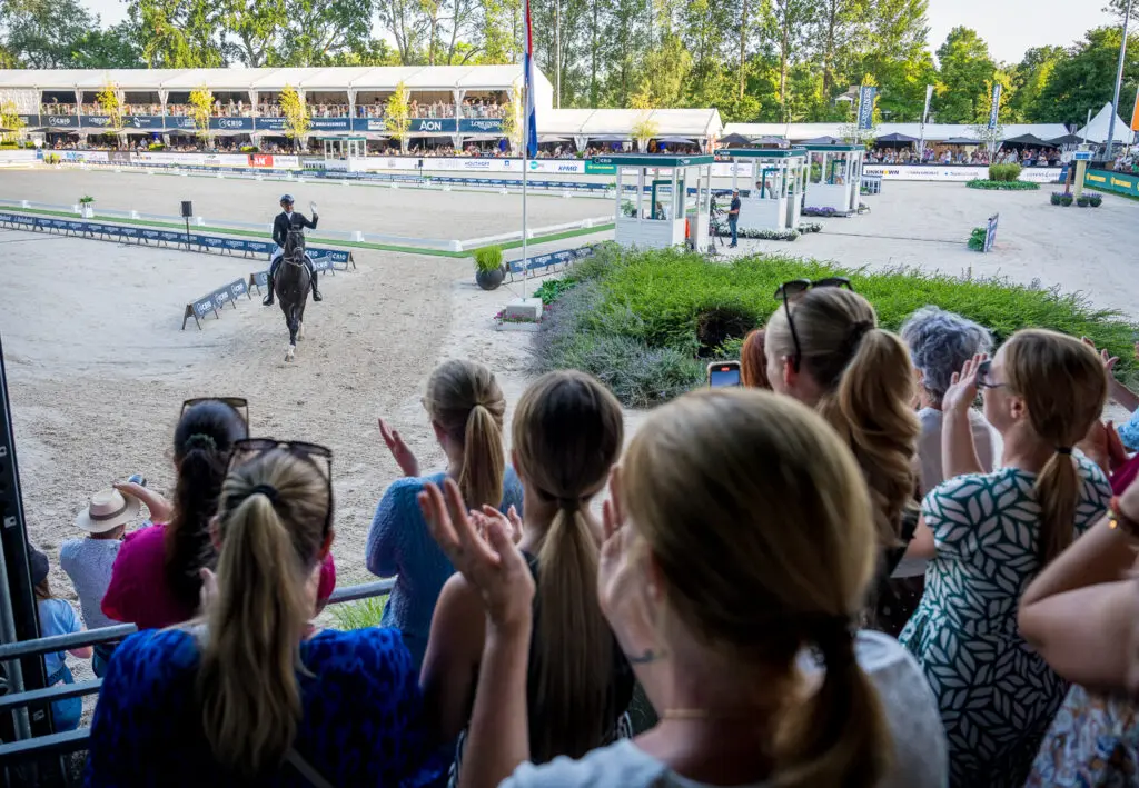 Minderhoud met staande ovatie ring uit, maar (waarschijnlijk) niet voor het laatst featured image