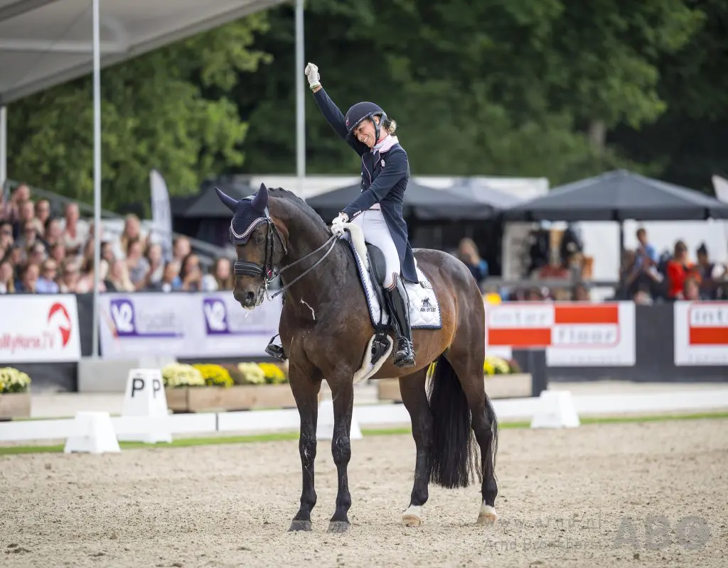Horses podcast: Nabeschouwing NK Dressuur en vooruitblik EK Crozet featured image