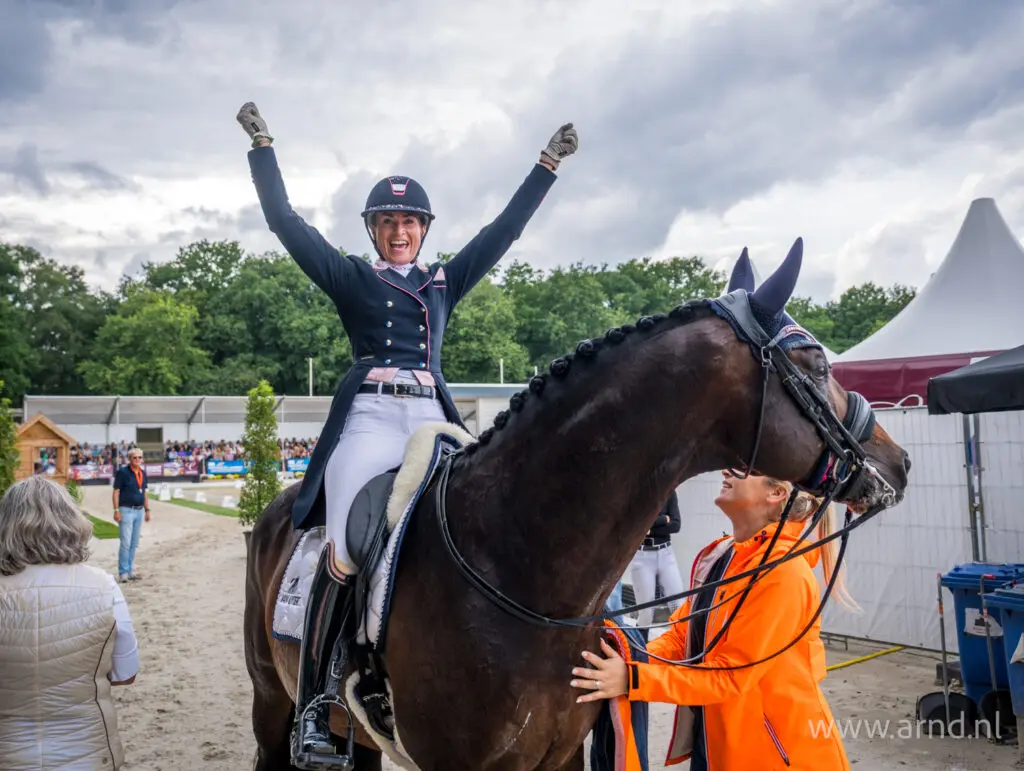 Dinja van Liere prolongeert Nederlandse titel met Hermès, Van der Putten over de 80% met Zantana RS2 featured image