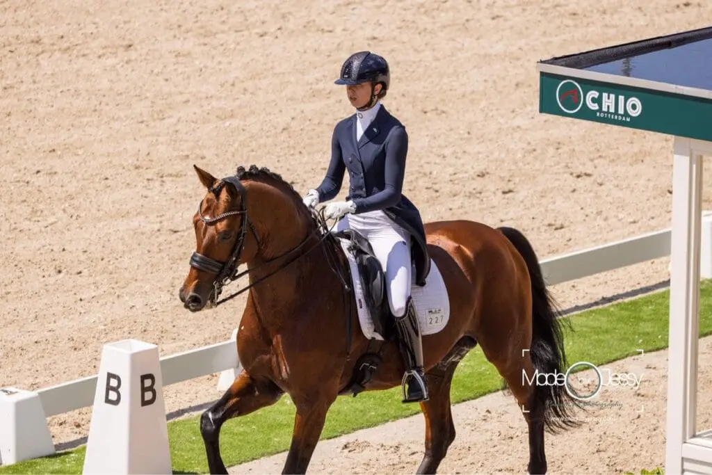 Lotte van den Herik overwint zenuwen en wint Grand Prix: ‘Nu veel leuker om op wedstrijd te gaan’ featured image