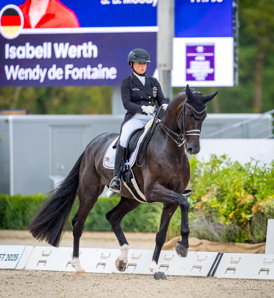 Isabell Werth 1 en 2 op Duits Kampioenschap Spécial met Wendy (81,51%) en Viva Gold (77,823%) featured image