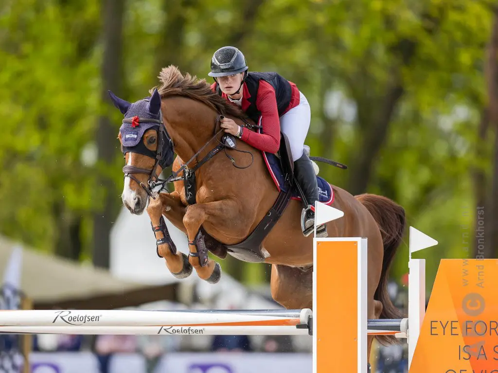 Jackie Schalken eerste én derde in 1,40 Oliva featured image