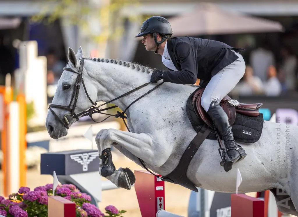 Bas Moerings en Kivinia sterk van start in Stuttgart featured image