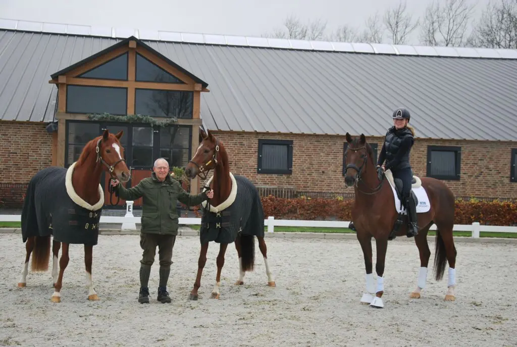 Dierenarts en fokker Bert Wichers sluit praktijkcarrière af na halve eeuw dienst featured image