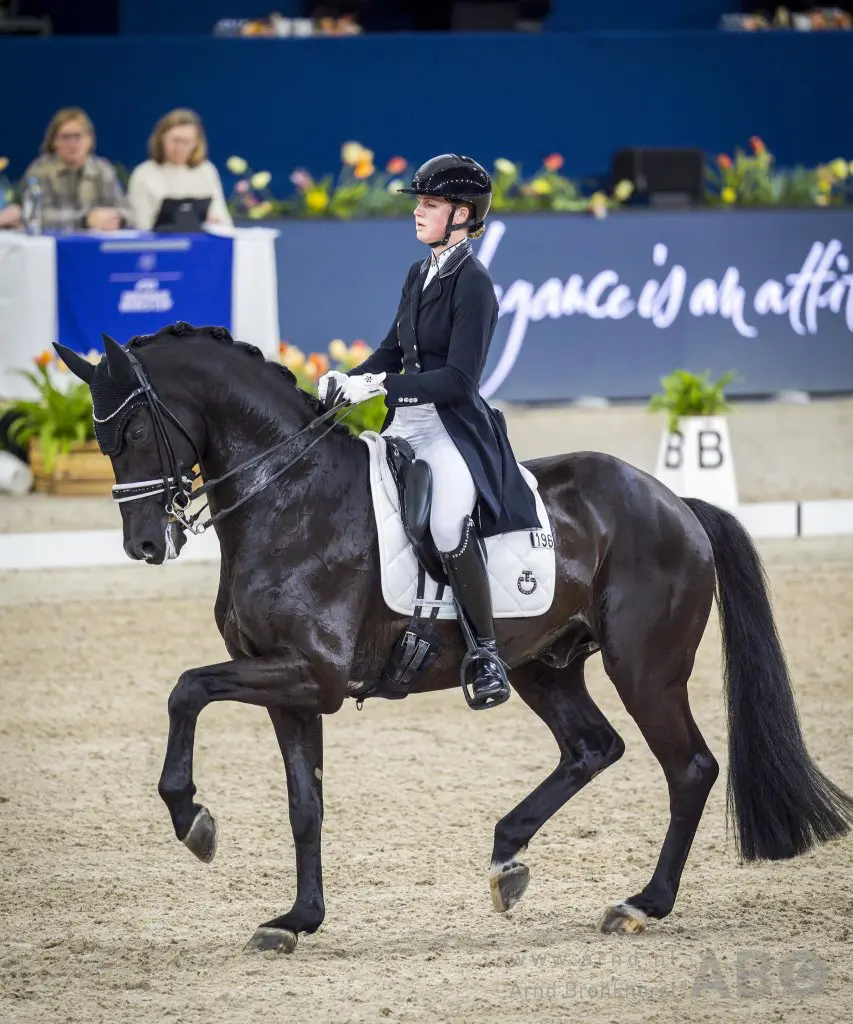 Dubbelslag voor Lara van Nek op Jumping Amsterdam featured image