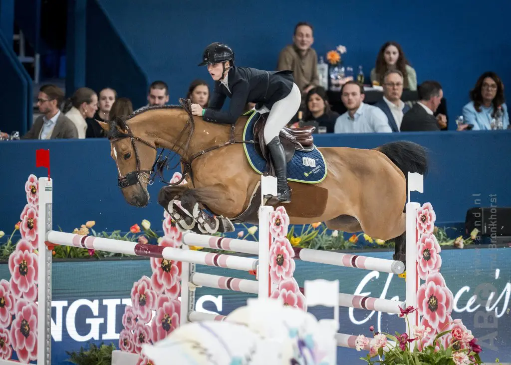 Sanne Thijssen en Os le Petit Cheval makkelijk over gaatje hoger featured image