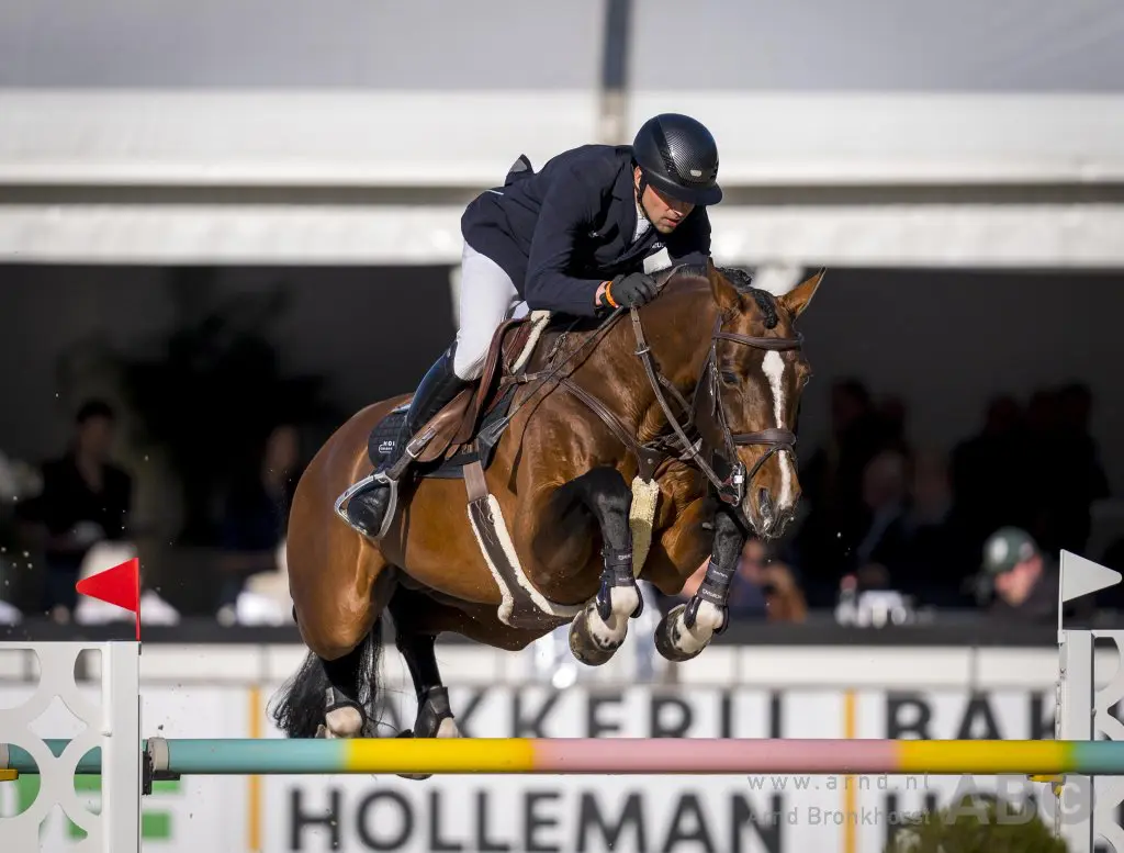 Arne van Heel derde in 1.55m Hamburg featured image