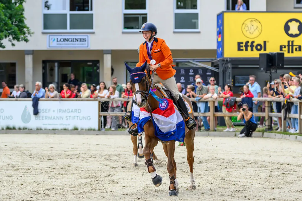 Nederlands ponyteam derde in landenwedstrijd Compiègne featured image