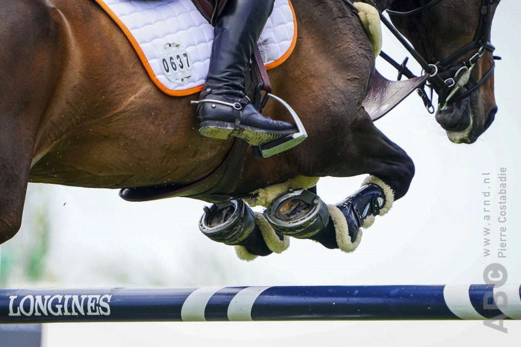 Nederlandse springjeugd scoort op openingsdag Kronenberg