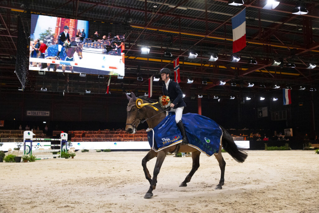 Lars Kuster wint debuut op Indoor Friesland: ‘Heaven is ongelooflijk snel en voorzichtig’ featured image