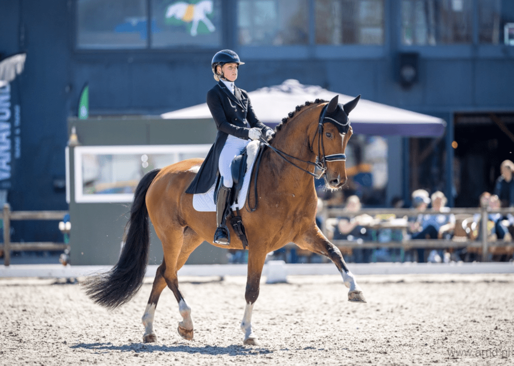 Dubbelslag voor U25-amazone Kris de Vries op CDI Kronenberg