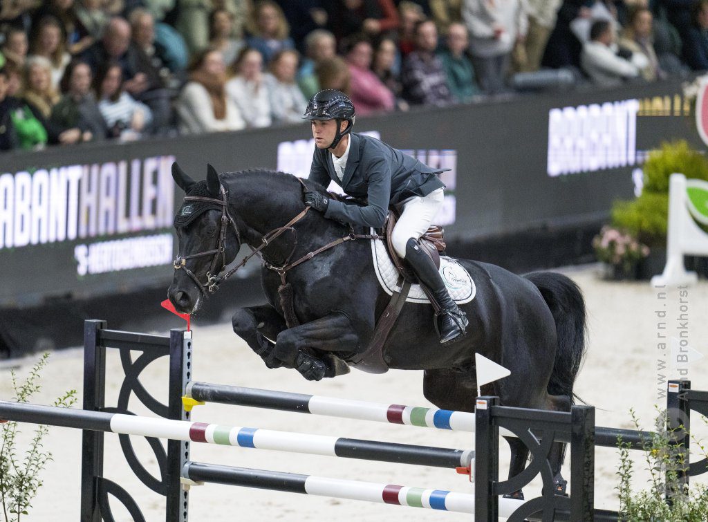 Gilles Thomas en Qalista DN zegevieren in CSI4 Grote Prijs van Maastricht