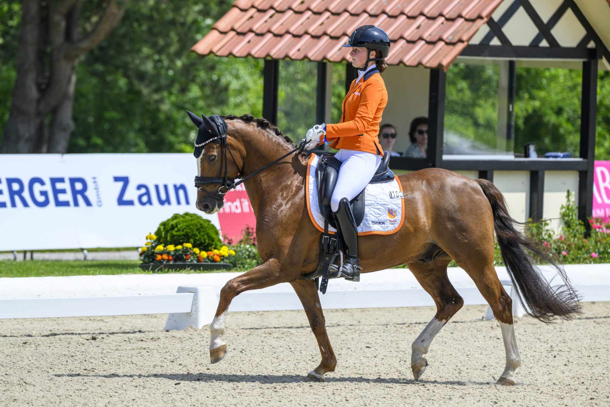Esmae Niessen wint met ruime afstand bij pony’s in Kronenberg
