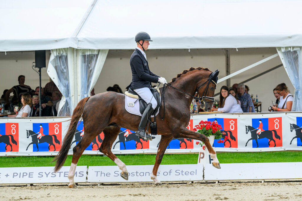 Viva Vitalis met Lukas Fischer Bundeskampioen zesjarige dressuurpaarden featured image