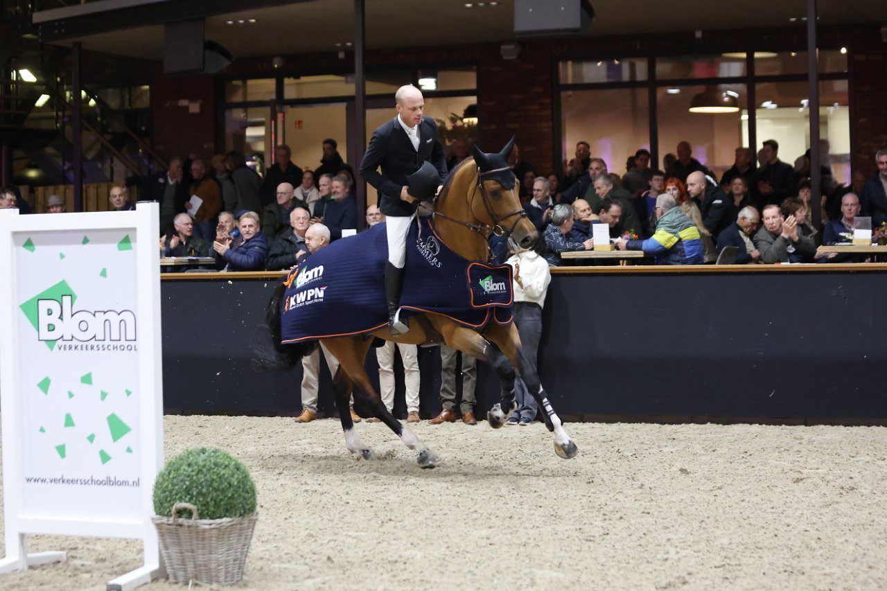 HC Kronenberg: Drummer 2000 TN Z met nieuwe ruiter Greve klasse apart in 1,20